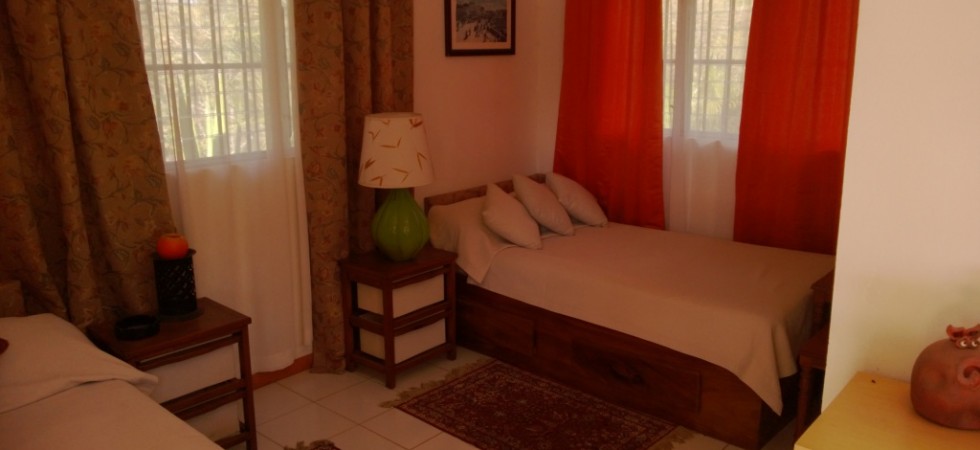 2 Bed Home with a Guest House Near the Port City of Puntarenas