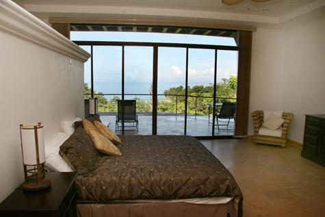 4 Bedroom Luxury Beach Home at Manuel Antonio National Park