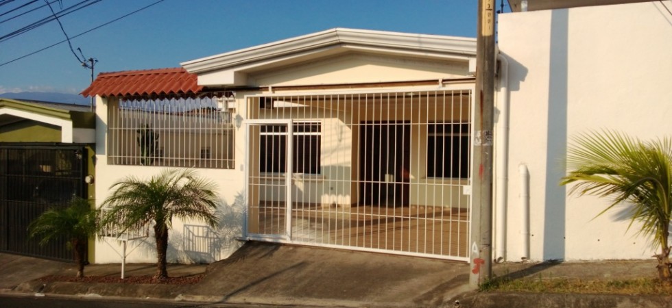 Three Bedroom Home in Alajuela Minutes From the Airport