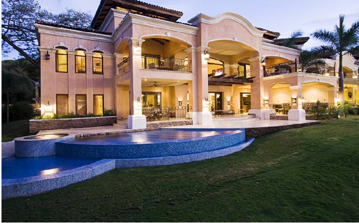 Luxurious Mansion With Titled Land On The Beach In Playa Flamingo