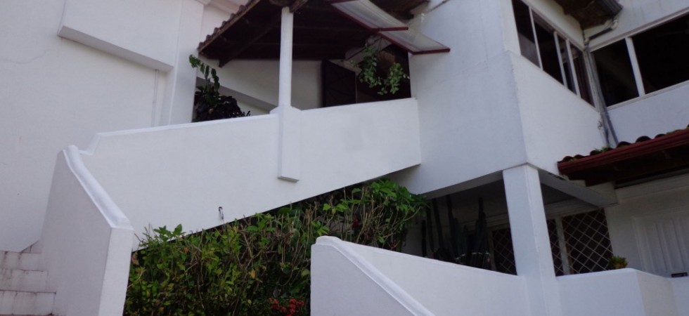 Boutique Hotel In Manuel Antonio With Popular Bar And Restaurant
