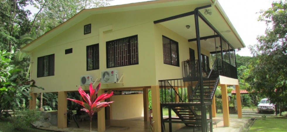 Affordable Home Near Uvita Beaches With Walking Distance To Shops