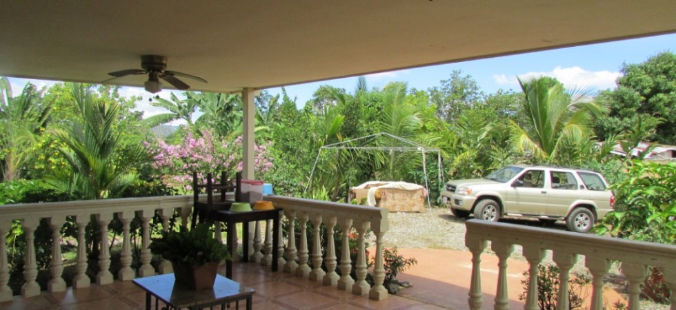 Affordably Priced Home Conveniently Close To The Center Of San Isidro