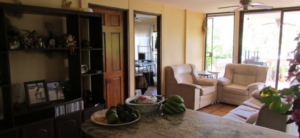 Affordably Priced Home Conveniently Close To The Center Of San Isidro