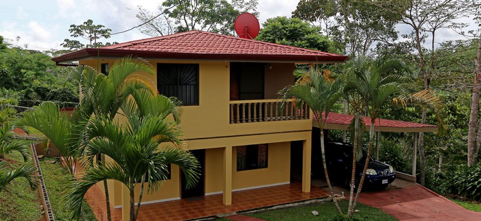 Affordable Home With Fruit Trees And Fenced Yard Near San Isidro