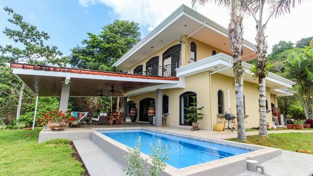Luxury Home in Portalon