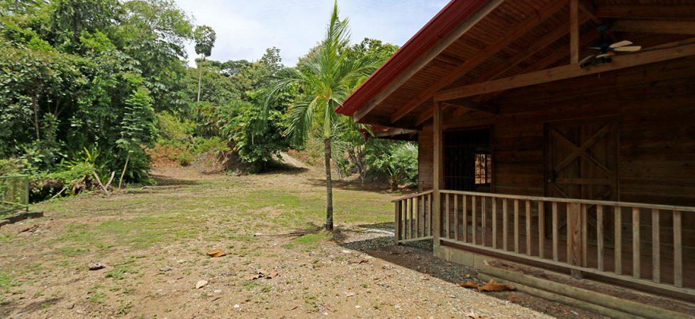Cabin With 3 Extra Building Sites For A New Hospitality Business In Uvita