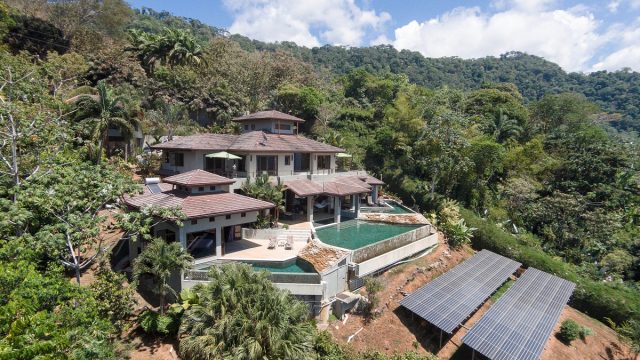 Dominical Estate Home In Escaleras