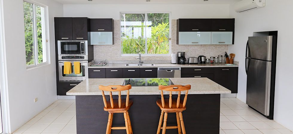 Modern Ocean View Home Close to the Beach and Downtown Uvita