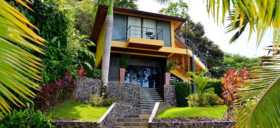 Ocean View Home Close to the Beaches of Dominical and Matapalo