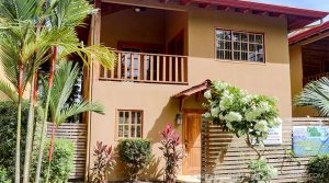 Beach Townhouse within Walking Distance to Playa Dominical