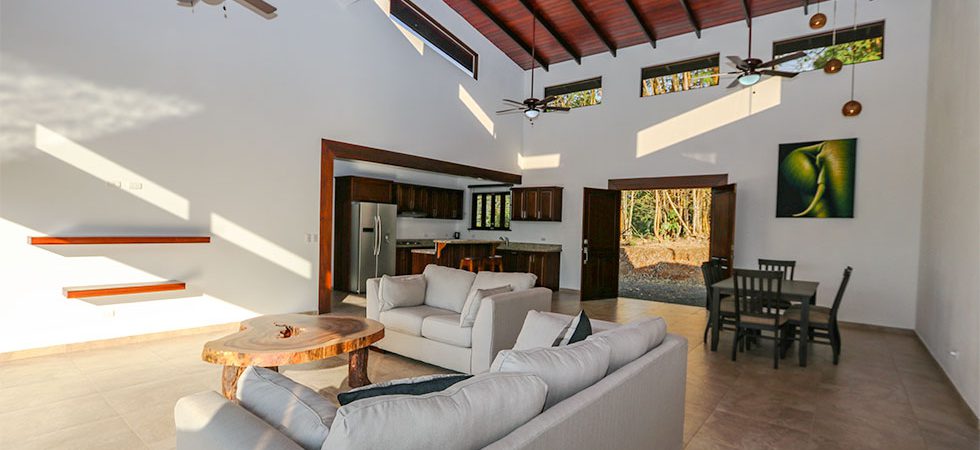 High Quality Home in Platanillo with Acreage Close to Popular Attractions