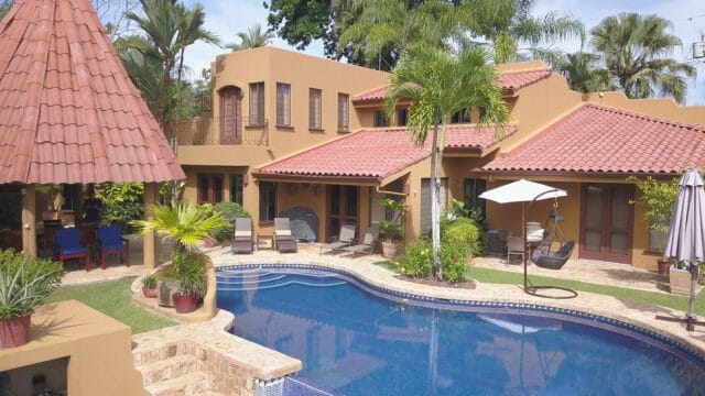 Luxury Estate Lagunas