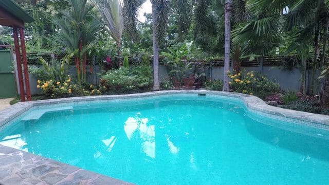 Spacious Private Pool
