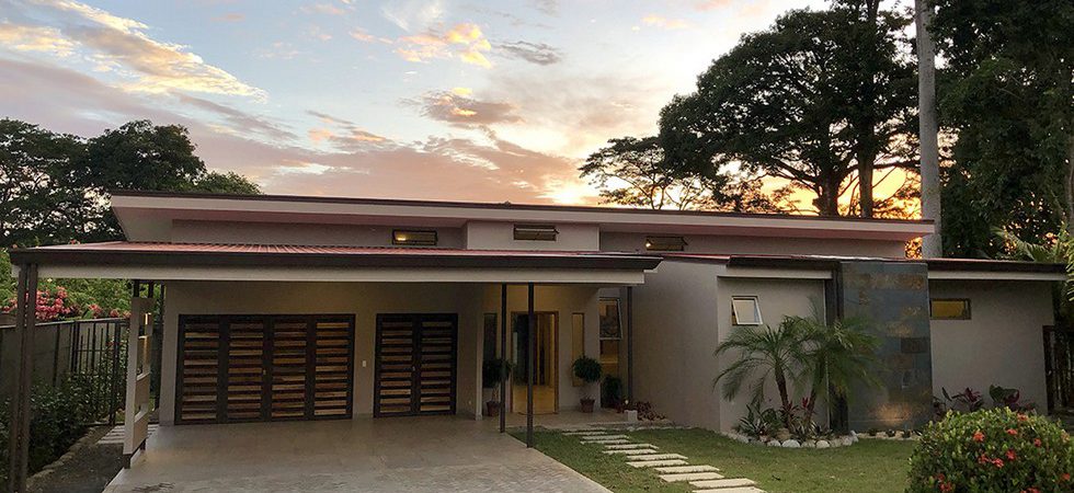 Walking Distance to the Beach Home in Uvita with Efficient Solar System