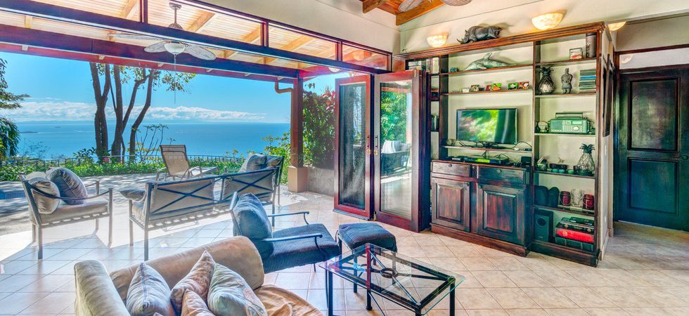 Home in Escaleras with Epic Ocean Views and Extra Building Pad