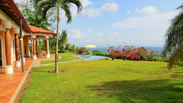 Large Landscaped Gardens