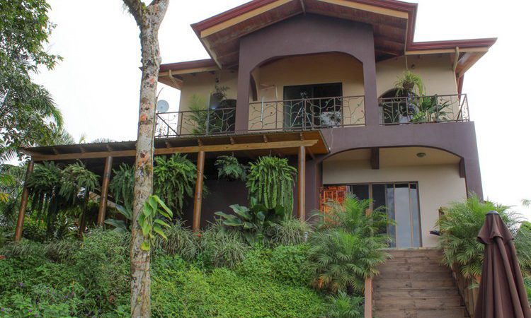 Ojochal Mountain Home with Breathtaking Panoramic Ocean Views