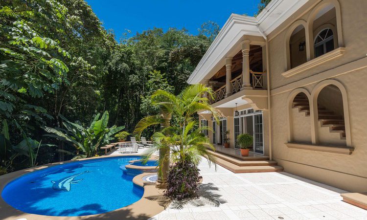 Manuel Antonio Duplex Home with Pool in a Small Residential Community