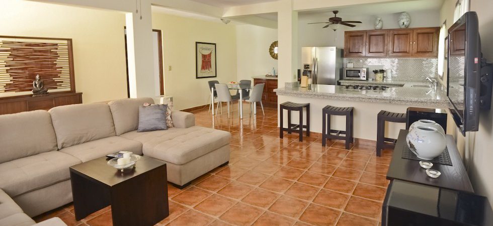Beautiful Ranch Style Home with Guest Apartment in Manuel Antonio