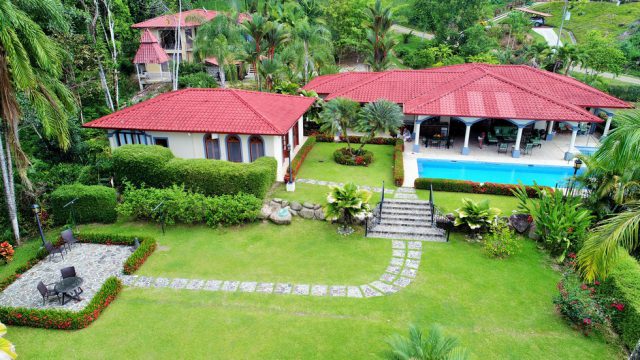 Private Estate in Ojochal