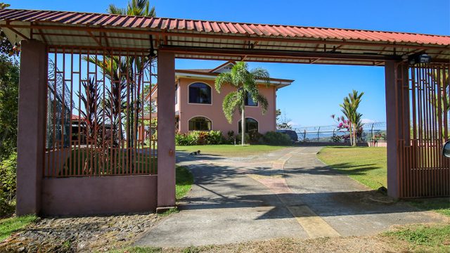 Private Home in San Isidro