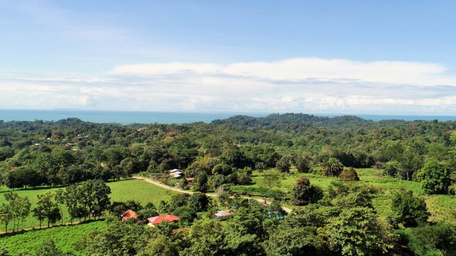 Close to the Beach and Downtown Ojochal