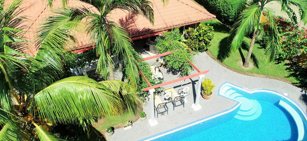 Tropical Home in Ojochal with Private Pool, Fenced Yard and Easy Access