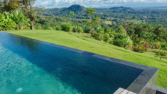 Gorgeous Infinity Pool