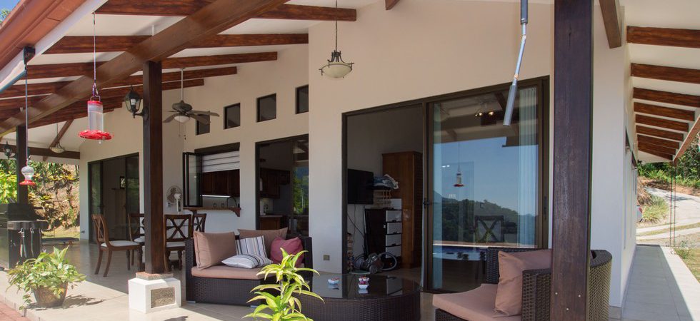 Cool Mountain Home With Spectacular Ocean Views in Ojochal
