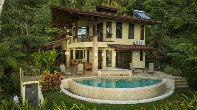 Beautiful Luxury Home Above Dominicalito Bay