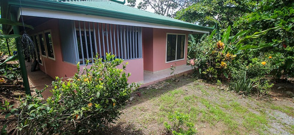 Affordable Home in the Heart of Uvita, Minutes from the Beach