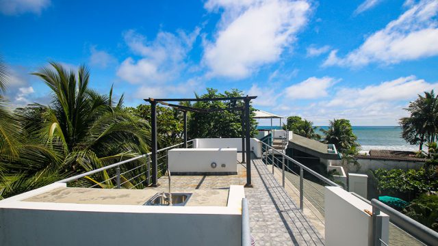 Rooftop Ocean View Lounge