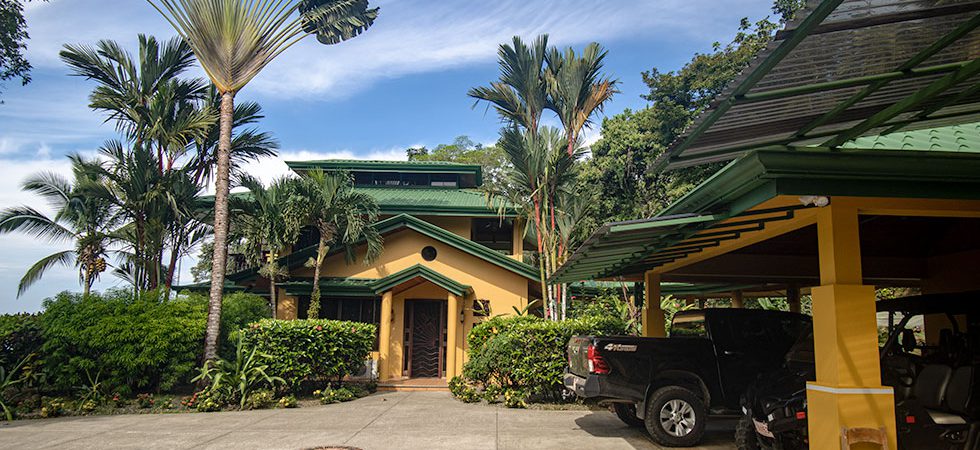 Private Luxury Jungle Estate with All the Bells and Whistles in San Buenas
