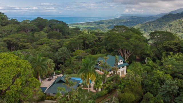 Tropical Estate in Lagunas