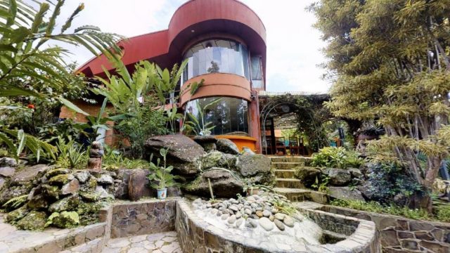 Hotel for Sale in Atenas