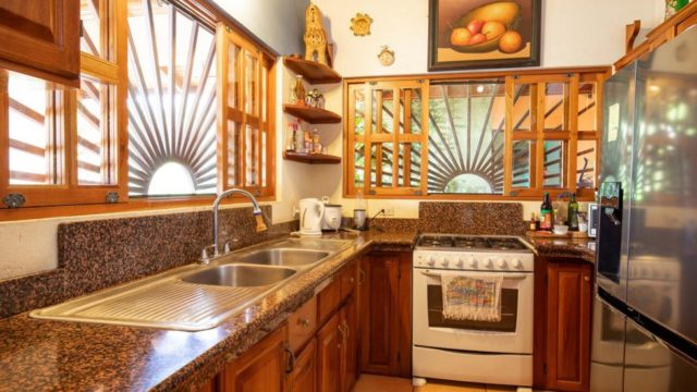 Full Kitchen