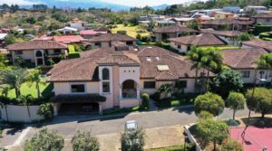 5 Bedrooms Luxury Mansion In The Hills Of Escazu