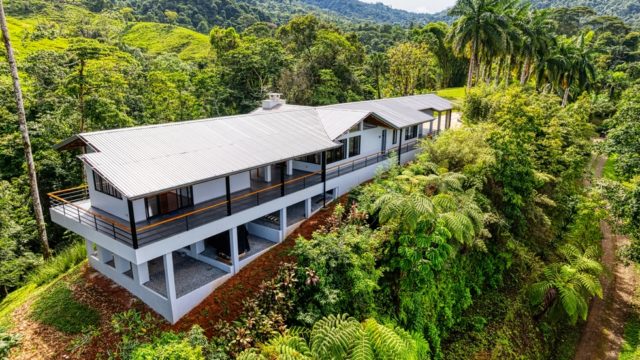 3 Bedrooms/2 Bathrooms