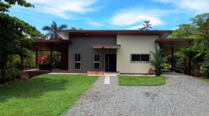Beautiful 2 Bedroom House with Endless Potential Near Quepos